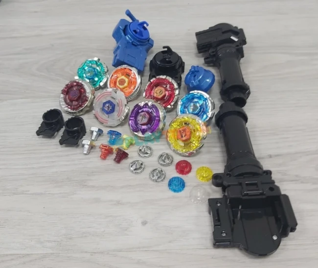 Игровой набор Бейблейд BB799 в чемодане (8 волчков, 3 пусковых устройства, аксессуары)