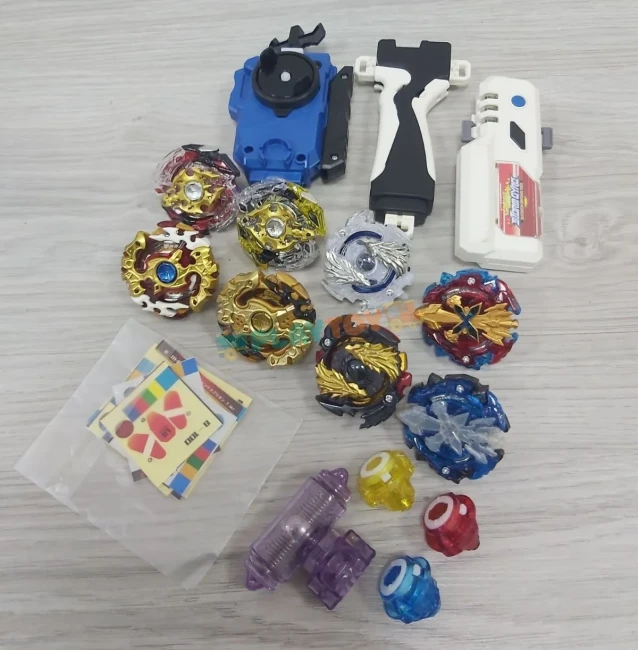 Игровой набор Бейблейд BB866 в сумке (8 волчков, 2 пусковых устройства, аксессуары) Игровой набор Бейблейд BB866 в сумке (8 волчков, 2 пусковых устройства, аксессуары)